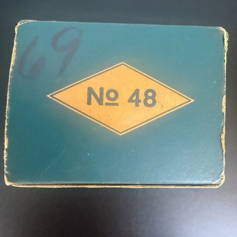 CRAYOLA‎ CRAYONS NO 48 RUBENS BINNEY & SMITH CO Box & Crayons